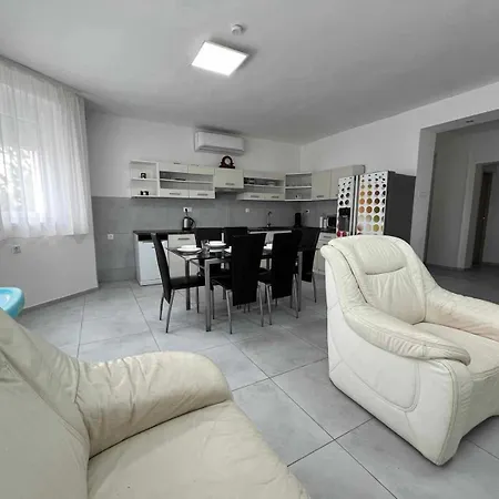 Matyas Vendeghaz Apartment